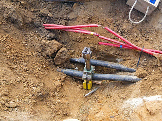 Как и чем найти кабель в земле при строительных работах?